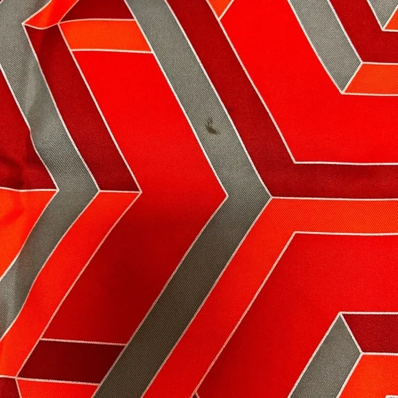 auth HERMES 90 Square Scarf made in France 100% silk - Picture 5 of 7